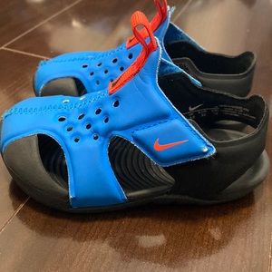 Nike sunray protect 2 blue sandals size 6c